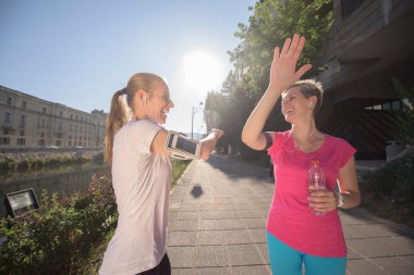 tebrik ve sabah egzersiz bitirmek mutlu