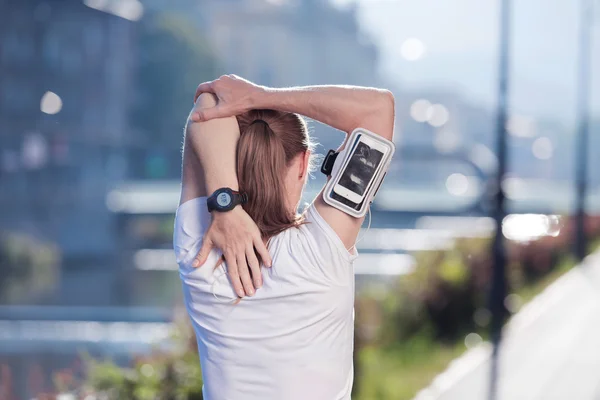 Szőke nő előtt reggel jogging nyújtás — Stock Fotó