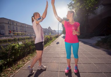 tebrik ve sabah egzersiz bitirmek mutlu