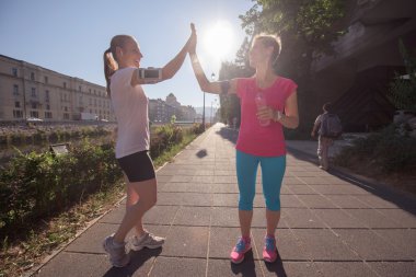 tebrik ve sabah egzersiz bitirmek mutlu