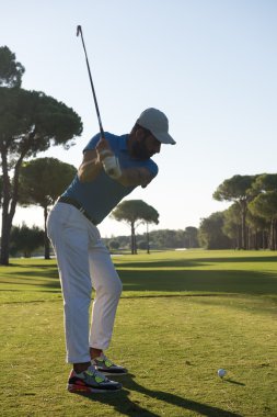 golf oyuncu atış isabet