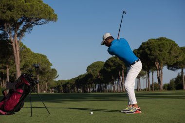 golf oyuncu atış isabet