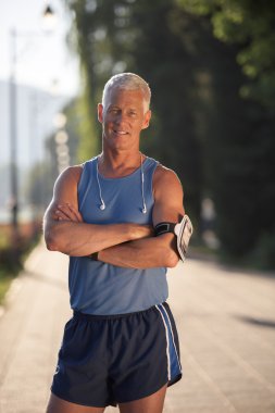 yakışıklı üst düzey koşu adam portresi