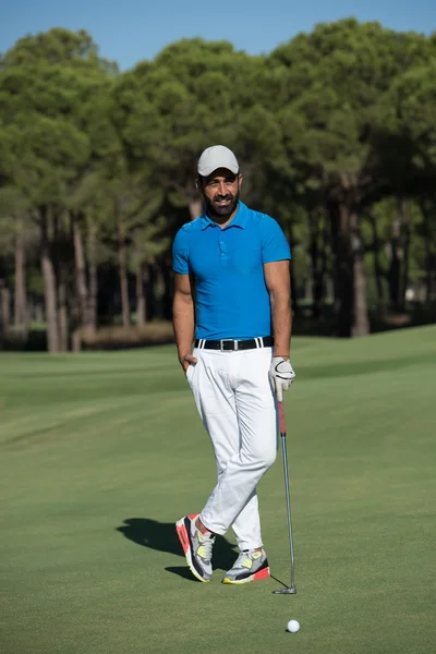 Golf játékos portré-pályán — Stock Fotó