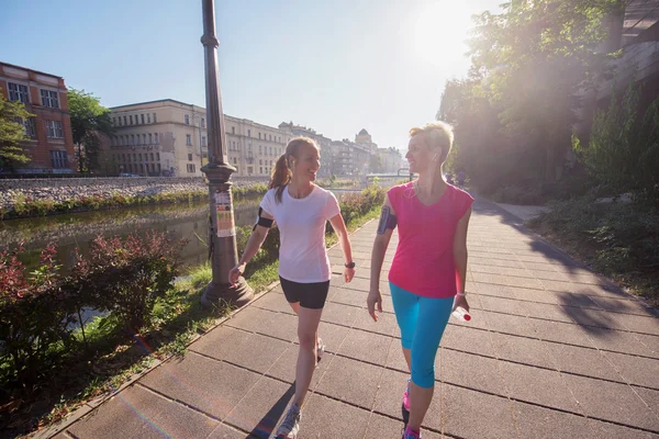 Női barátok, jogging — Stock Fotó