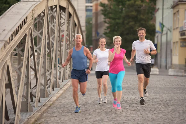 Personnes groupe jogging — Photo