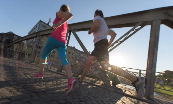 Äldre par jogging — Stockfoto