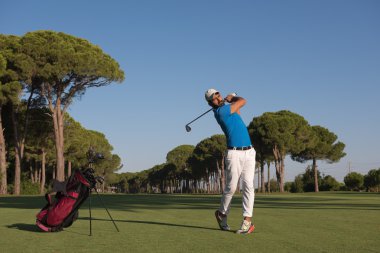 golf oyuncu atış isabet