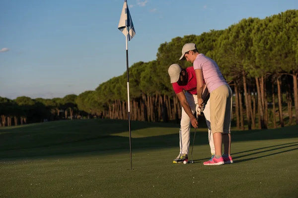 Un hombre instrucciones de golf —  Fotos de Stock