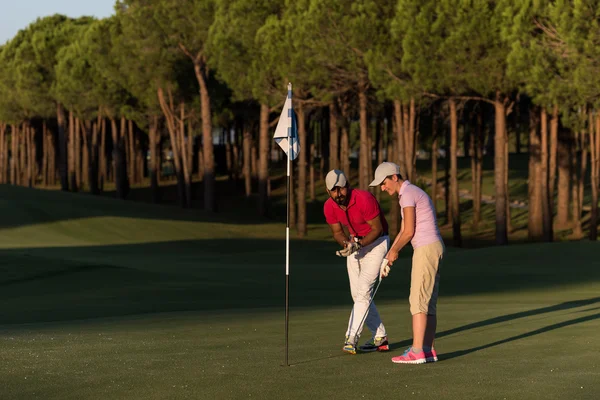 Um homem instruções de golfe — Fotografia de Stock