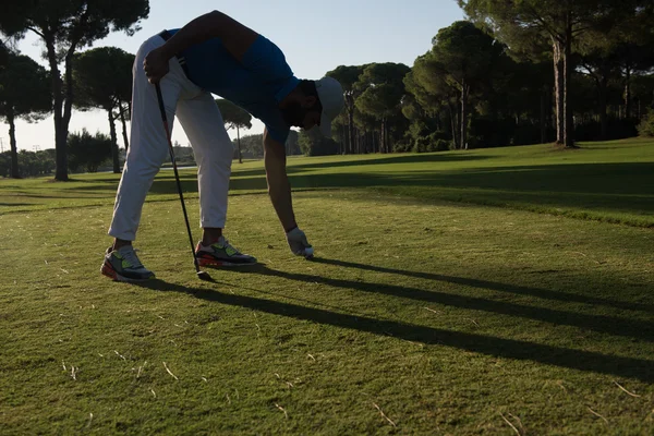 Jogador de golfe bater tiro — Fotografia de Stock