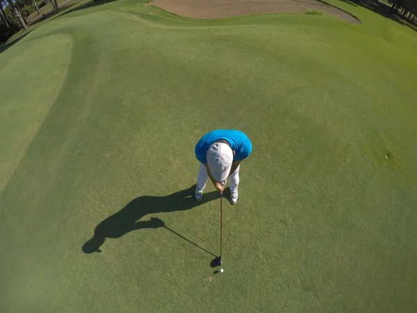 Widok z góry golf gracz uderzając strzał — Zdjęcie stockowe
