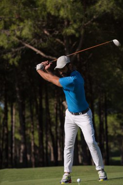 golf oyuncu atış isabet