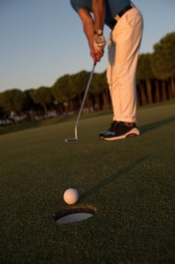 golf sahasında atış isabet golfçü