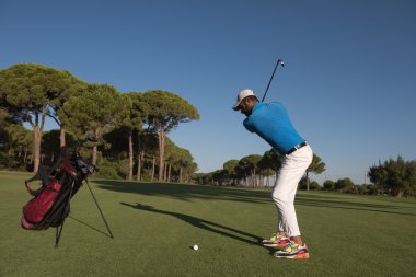 golf oyuncu atış isabet