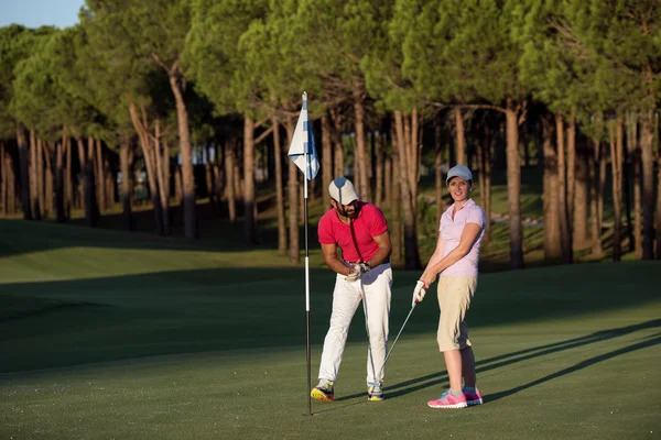 Um homem instruções de golfe — Fotografia de Stock