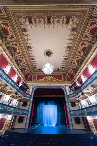 Teatro vacío escenario — Foto de Stock