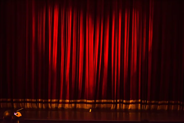 Bühnenvorhang oder Vorhänge roter Hintergrund — Stockfoto