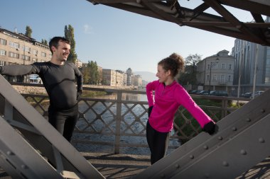 Çift jogging önce ısınma