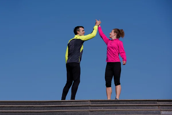 Glückwunsch und glücklich, das morgendliche Training zu beenden — Stockfoto