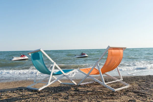 Cadeiras Praia Coloridas Belo Dia Verão — Fotografia de Stock