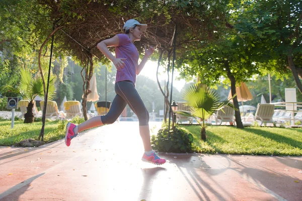 Sporty donna jogging — Foto Stock