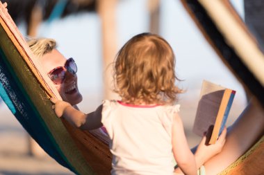 rahat kadın hamakta döşeme