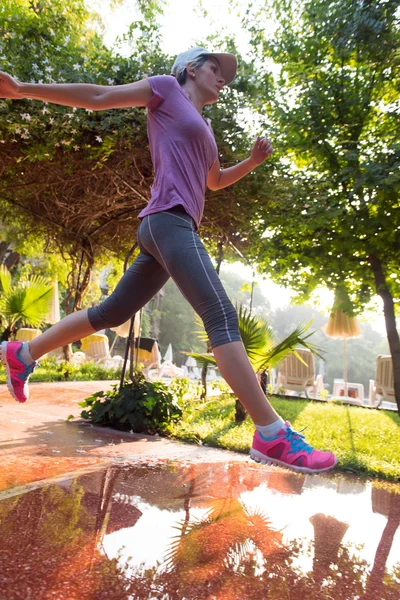 Sportovní žena jogging — Stock fotografie