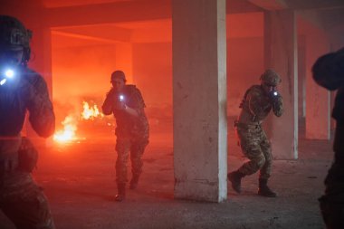 Hareketli şehir ortamında askeri birlikler