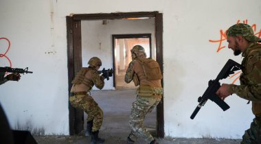 Hareketli şehir ortamında askeri birlikler