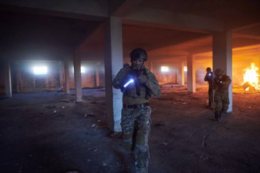 Hareketli şehir ortamında askeri birlikler