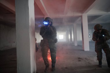 Hareketli şehir ortamında askeri birlikler