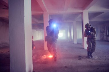 Hareketli şehir ortamında askeri birlikler