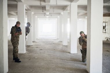 Hareketli şehir ortamında askeri birlikler