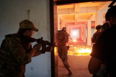 Hareketli şehir ortamında askeri birlikler