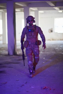 Kentsel çevrede modern savaş askeri