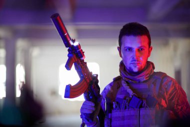 Kentsel çevrede modern savaş askeri