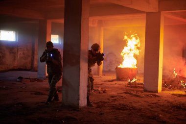 Hareketli şehir ortamında askeri birlikler