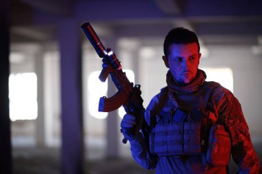 Kentsel çevrede modern savaş askeri