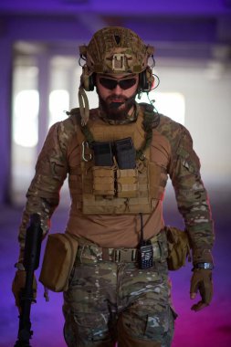 Kentsel çevrede modern savaş askeri