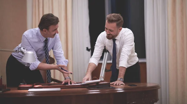 Corporate Business Team Som Politiker Möte Diskuterar Och Planerar Strategi — Stockfoto