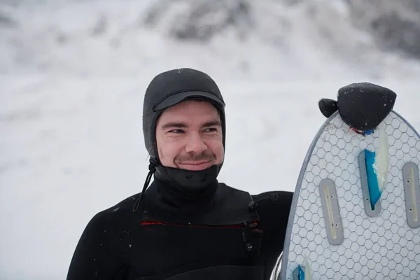 Autentiska Lokala Arktiska Surfarporträtt Som Håller Bräda Efter Surfing Norska — Stockfoto