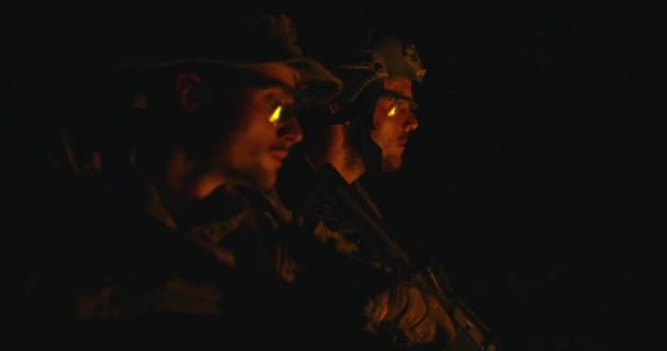 Noche operaciones especiales guerra y protección de la base — Vídeo de stock