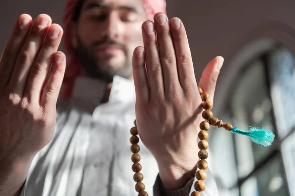 Muslimisches Gebet in der Moschee in namaz Anbetung Allahs — Stockfoto