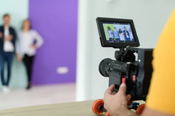 Cameraman Professional Equipment Shoots Video Clips Studio — Stock Photo, Image