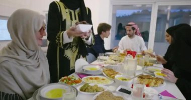 Ailenin Ramazan yemeği ya da iftar sırasında randevusu olması