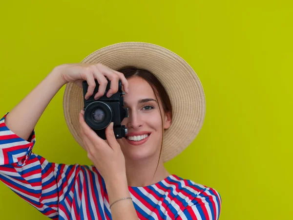 Retrato Una Hermosa Fotógrafa Fotografiando Cerca Queso Joven Mujer Sonriente — Foto de Stock