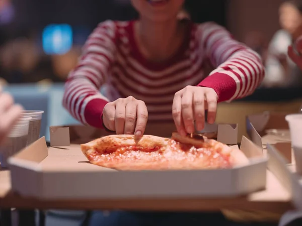 Young Woman Eats Pizza Delivery Service While Work Modern Office — Stock Photo, Image