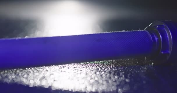 호스는 바닥에서 나오는데 과푸른 발합니다 고품질 — 비디오