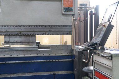 CNC Plazma kesici makinesi büyük metal endüstriyel salonda. Yüksek kalite fotoğraf